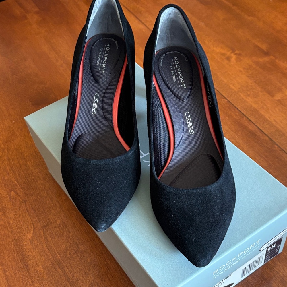 Rockport Black Suede Pointed-Toe Pumps